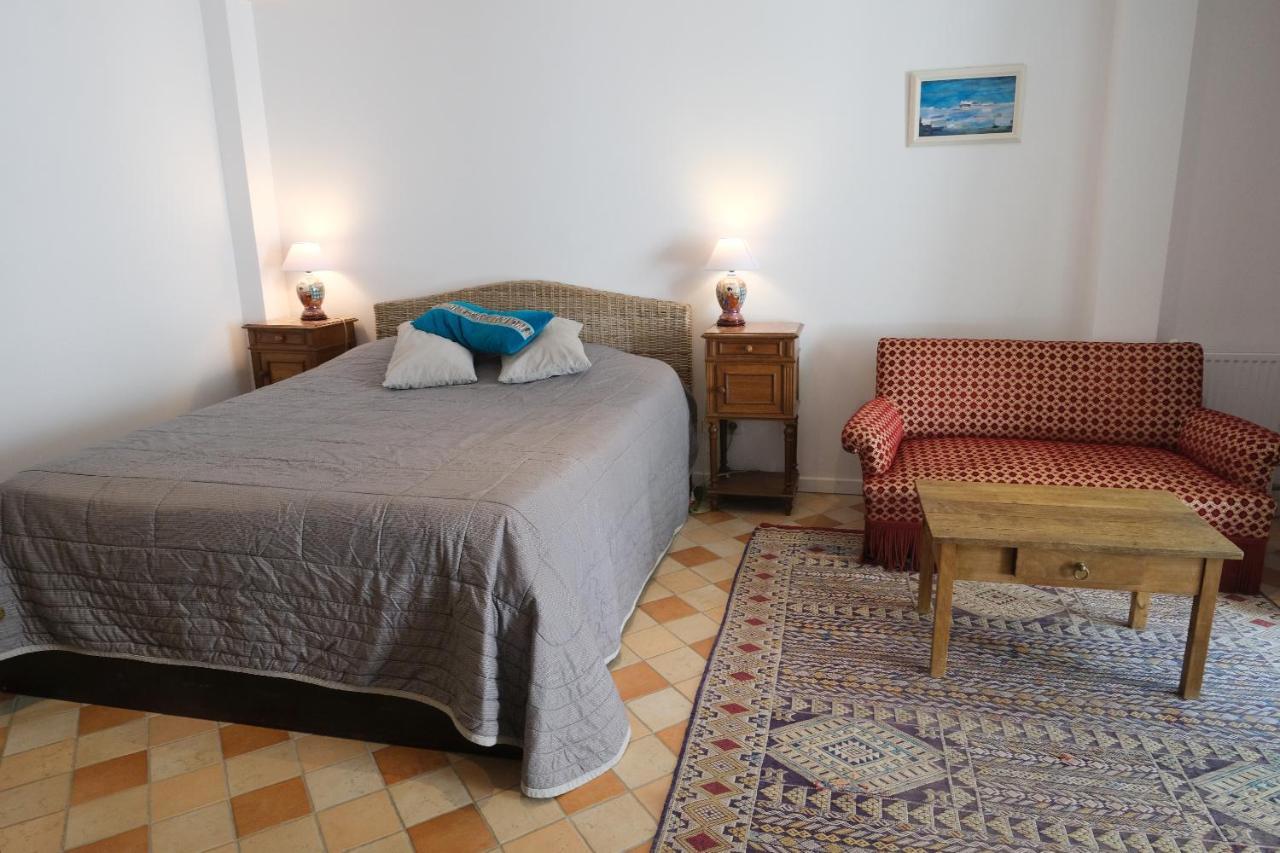 Le 3 Rue Grande Bed & Breakfast Moret-sur-Loing Exterior photo