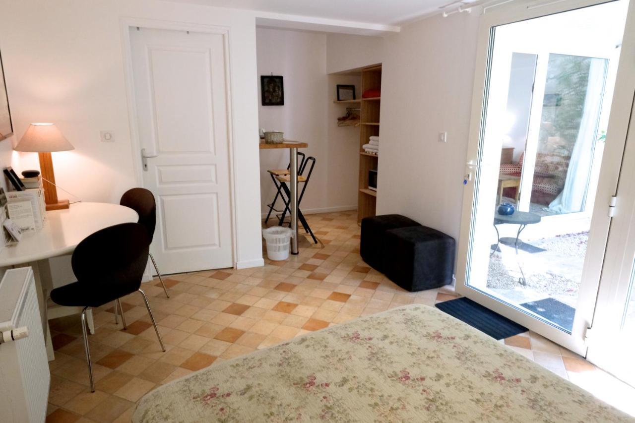 Le 3 Rue Grande Bed & Breakfast Moret-sur-Loing Exterior photo