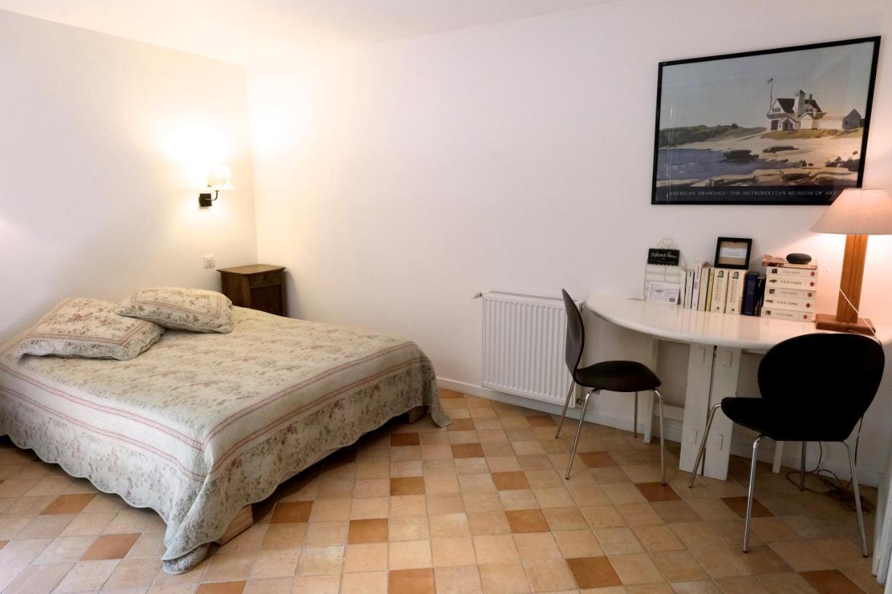 Le 3 Rue Grande Bed & Breakfast Moret-sur-Loing Exterior photo