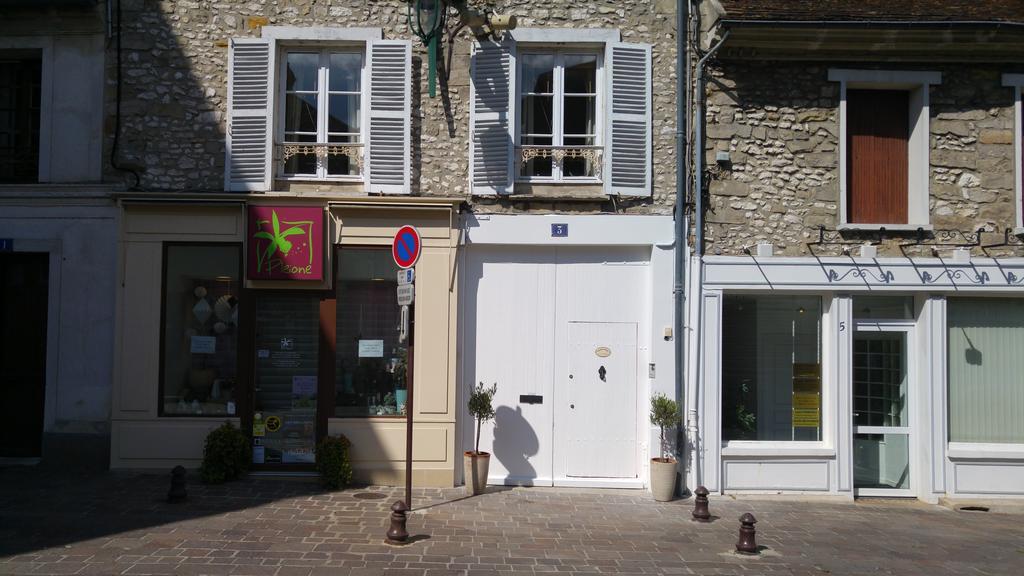 Le 3 Rue Grande Bed & Breakfast Moret-sur-Loing Exterior photo