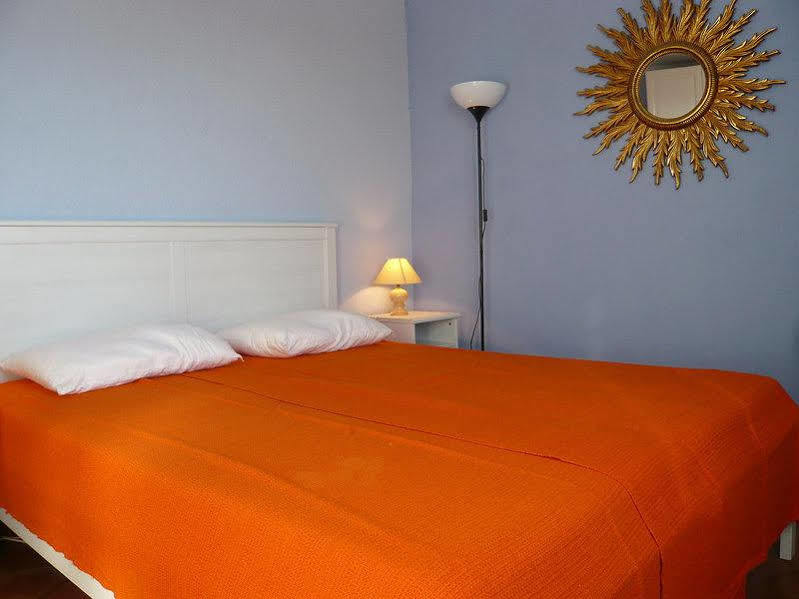 Le 3 Rue Grande Bed & Breakfast Moret-sur-Loing Exterior photo